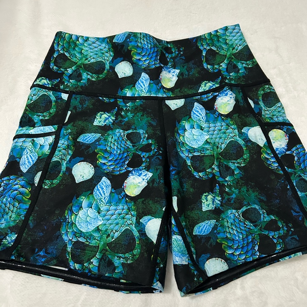 Constantly Varied Gear Skull Pattern Shorts